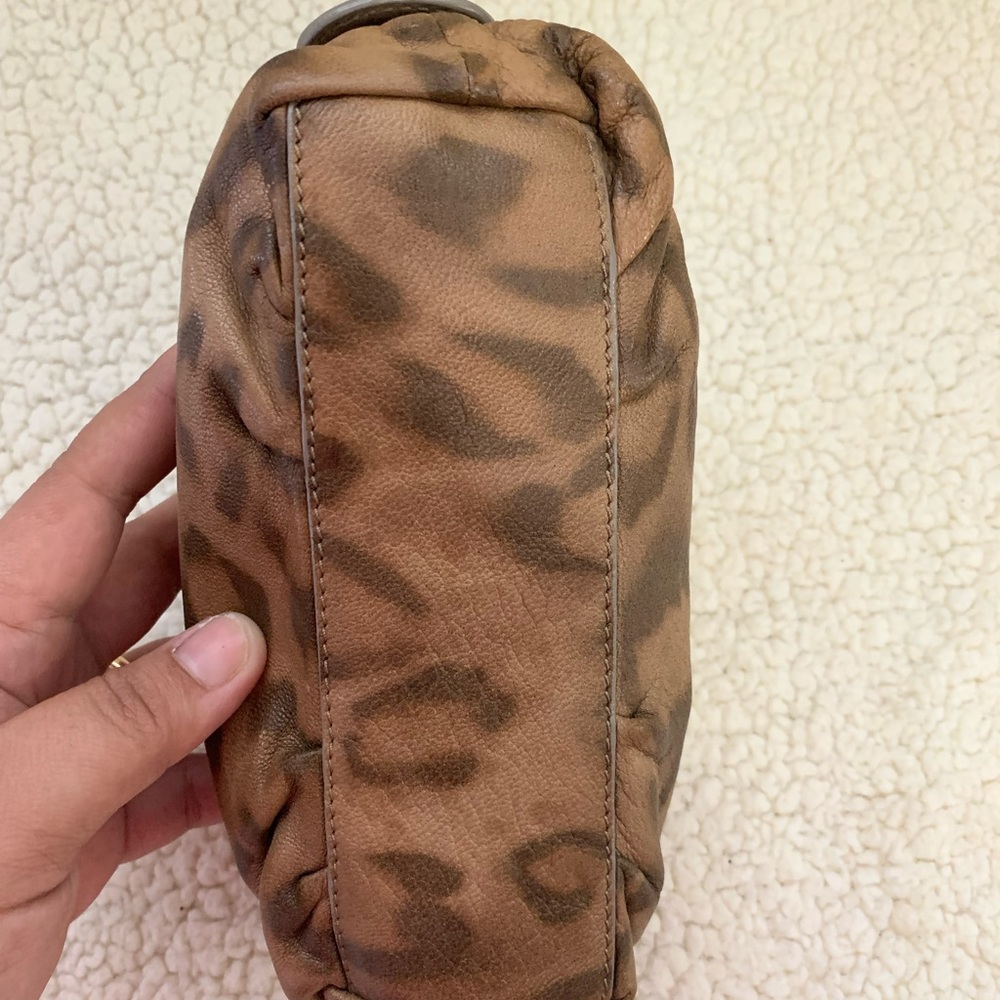 Chloe Pouch - Picture 3 of 8
